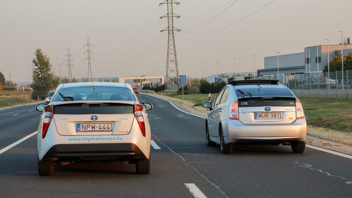 TOYOTA PRIUS
