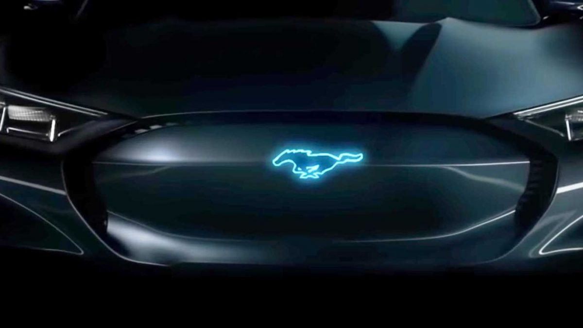 FORD MUSTANG