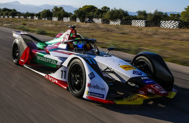 Bemutatták az Audi új Formula E versenyautóját