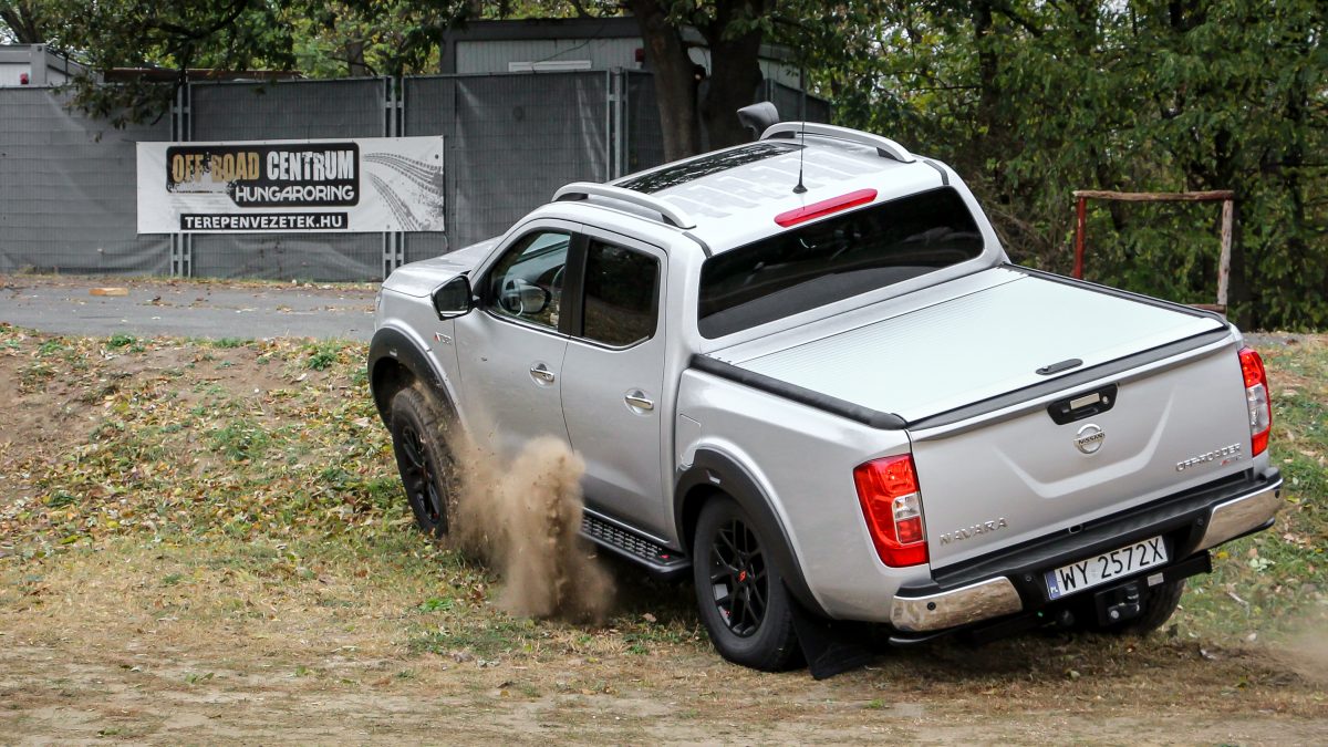 NISSAN NAVARA