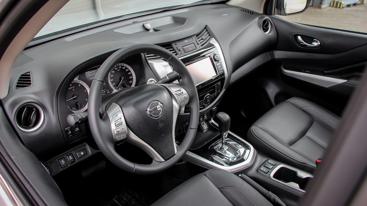 NISSAN NAVARA