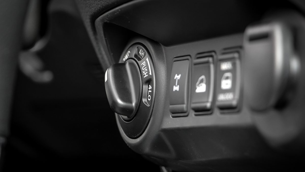 NISSAN NAVARA