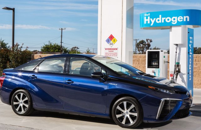 A Toyota zöldebbé tenné a vasúti közlekedést is