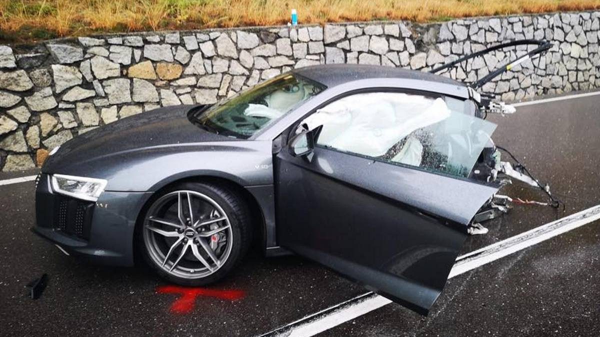 AUDI R8