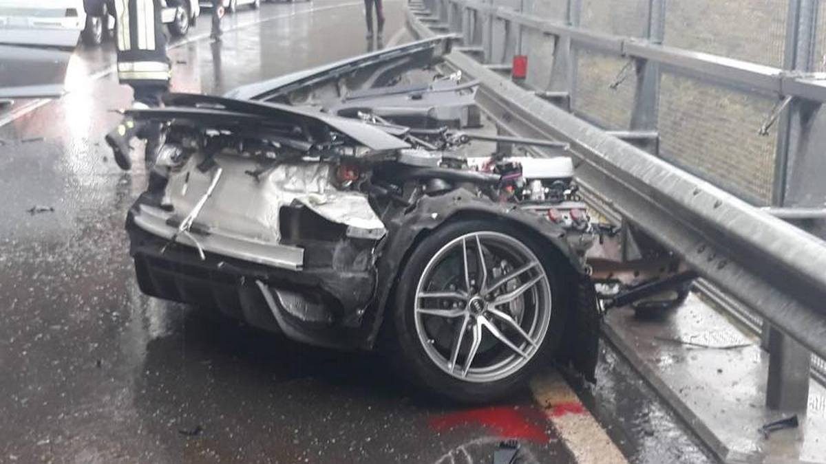 AUDI R8