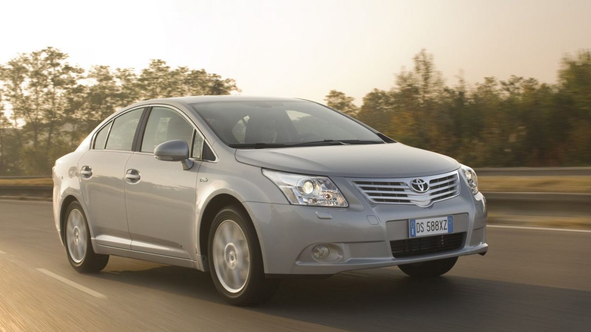 TOYOTA AVENSIS