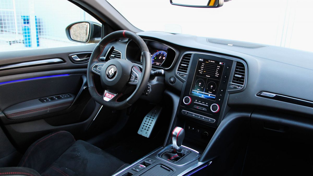 RENAULT