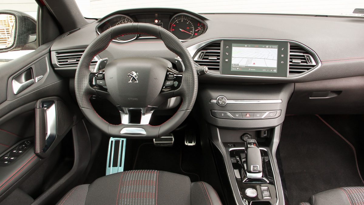 PEUGEOT 308
