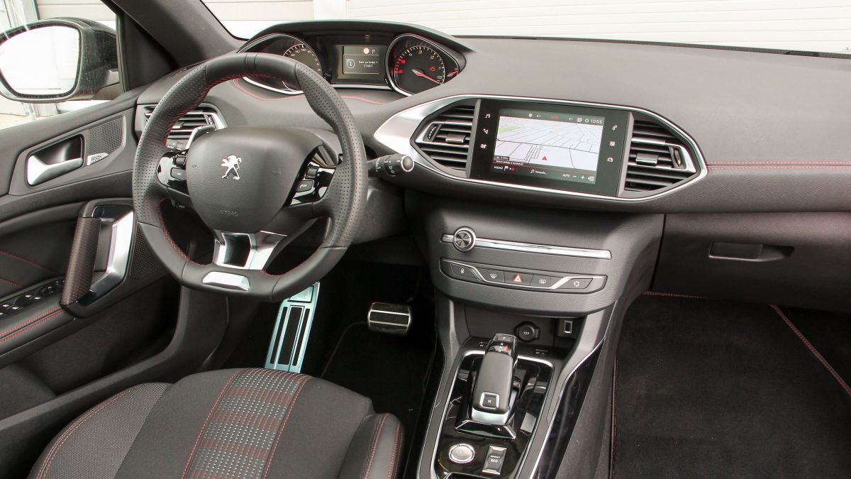 PEUGEOT 308