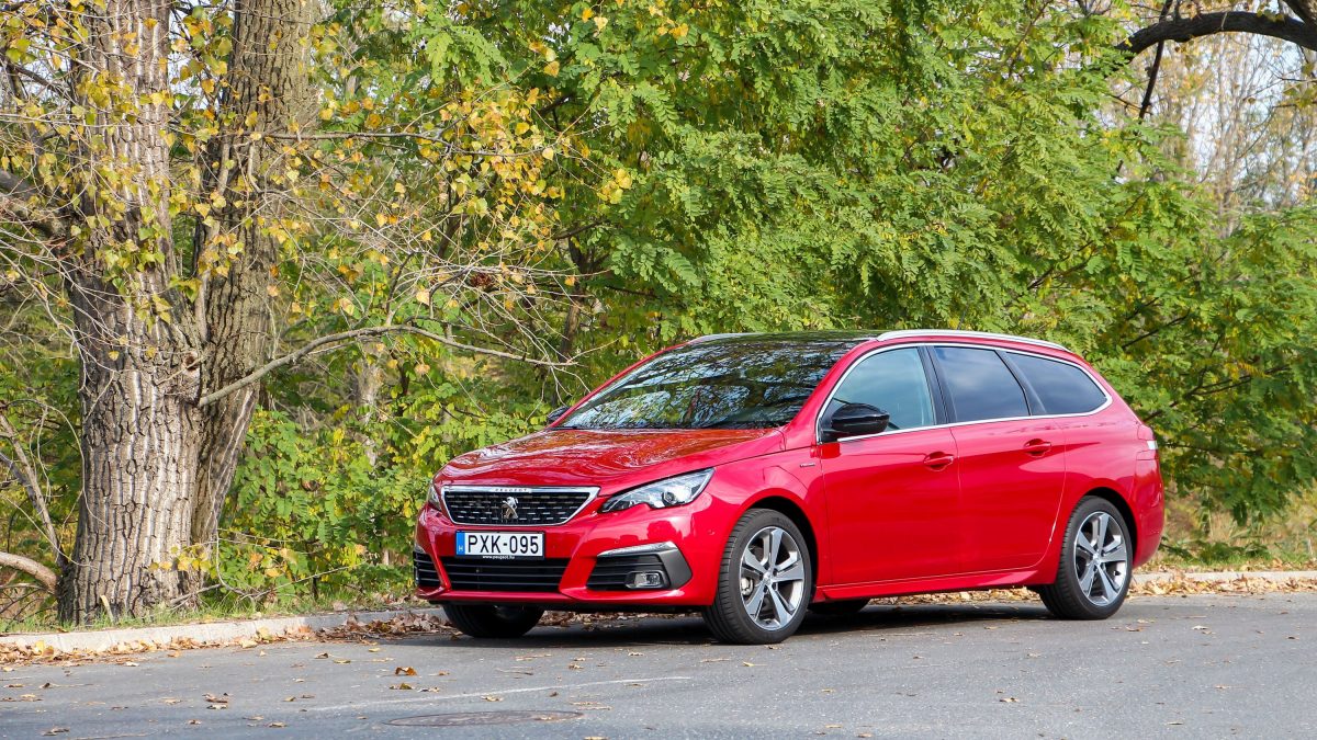 PEUGEOT 308