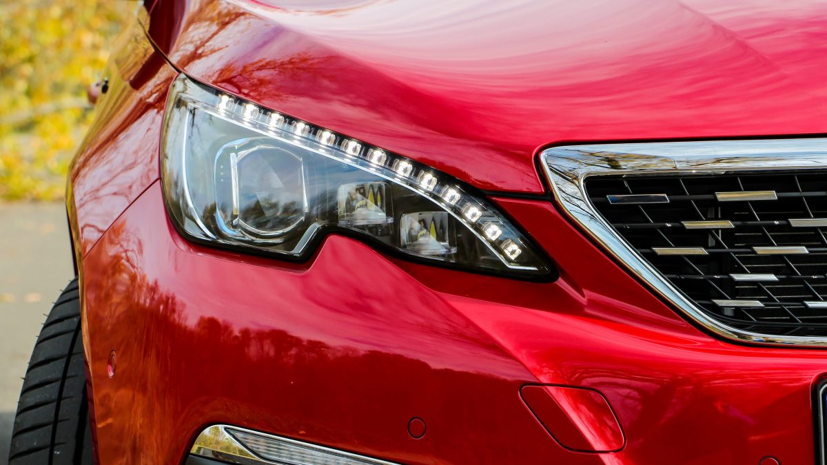 PEUGEOT 308