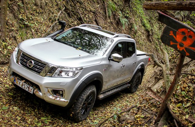 A világ végére és vissza - Nissan Navara AT32