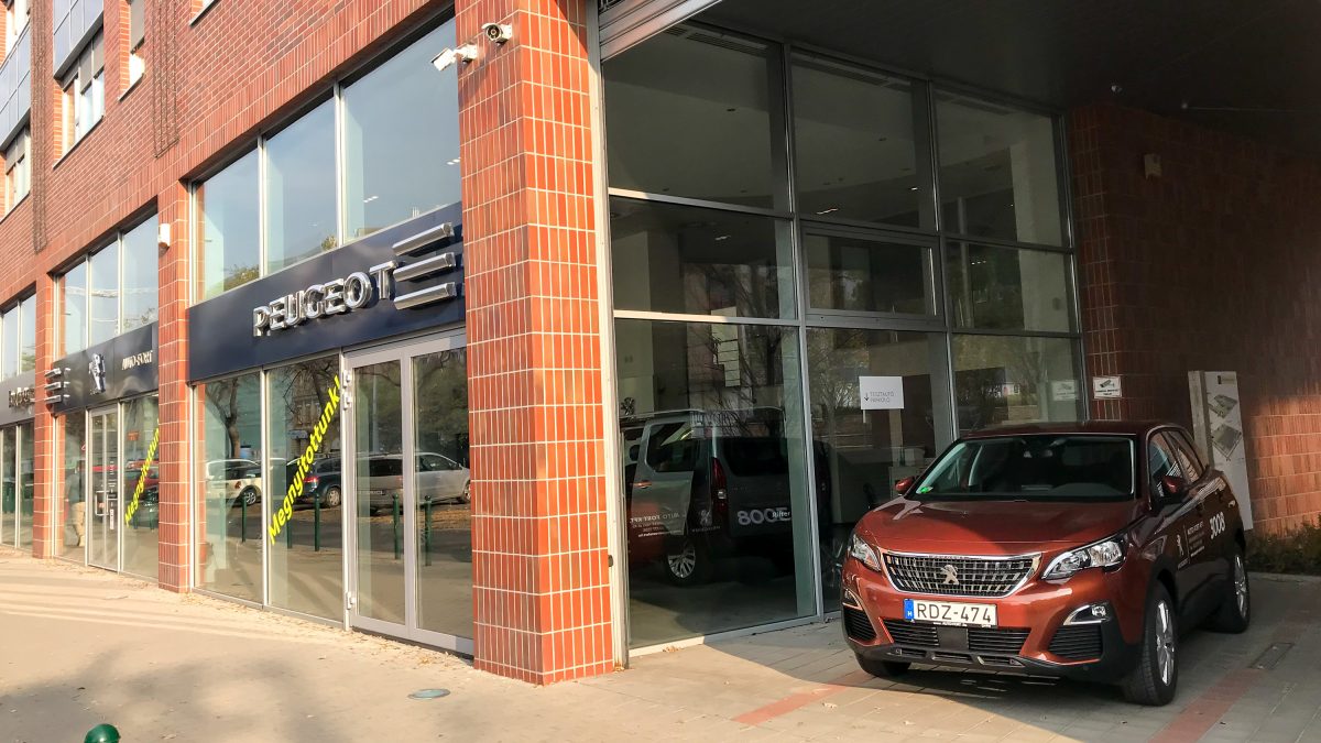 PEUGEOT