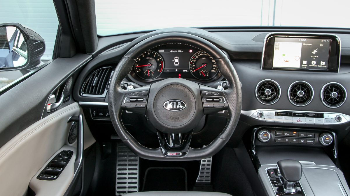 KIA STINGER