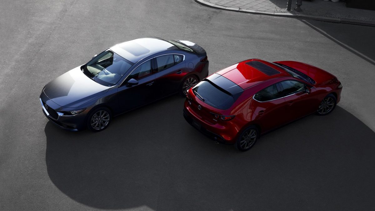 MAZDA 3