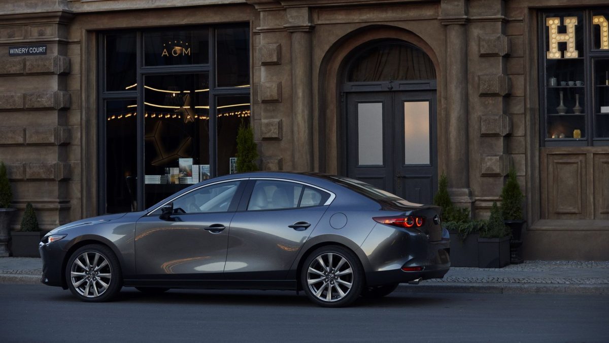 MAZDA 3