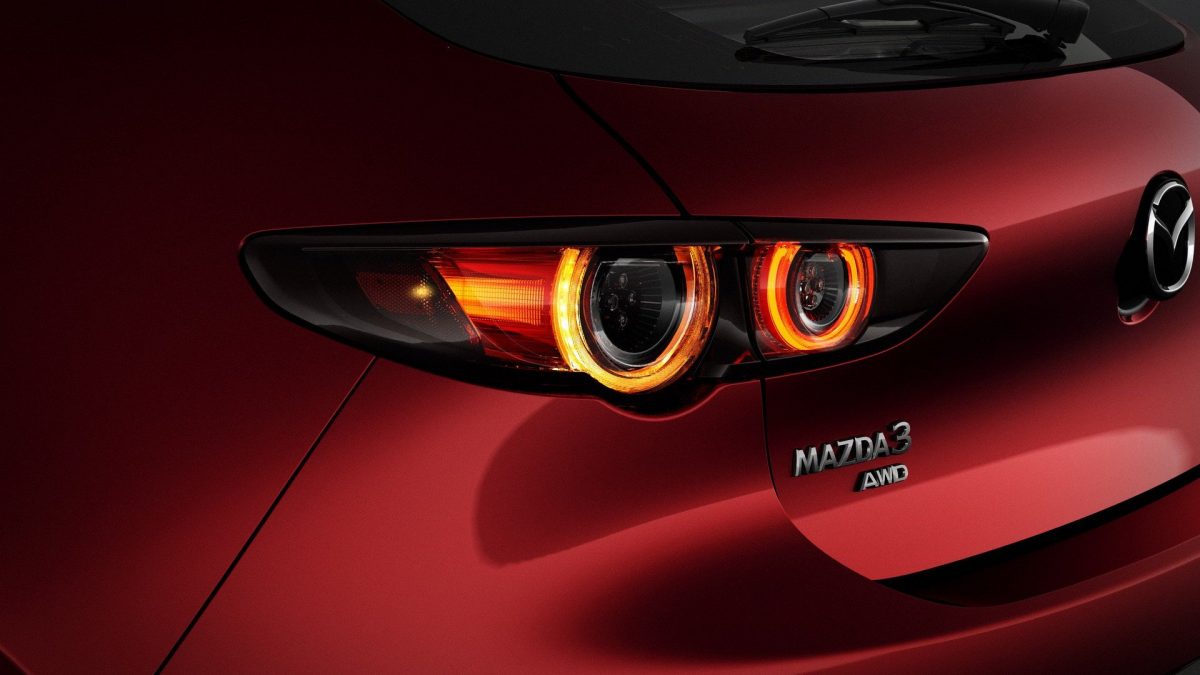 MAZDA 3