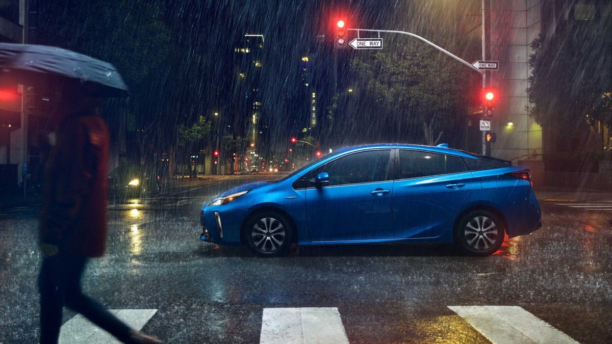 TOYOTA PRIUS