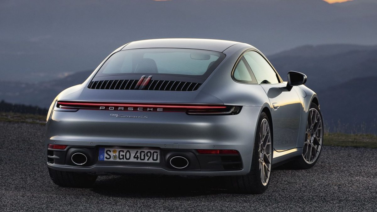 PORSCHE 911