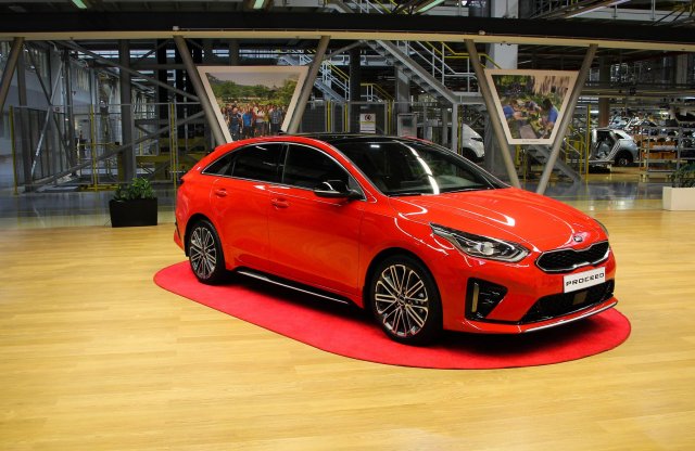 Kia! Kia! SzlováKia! - Elkezdődött az új ProCeed gyártása