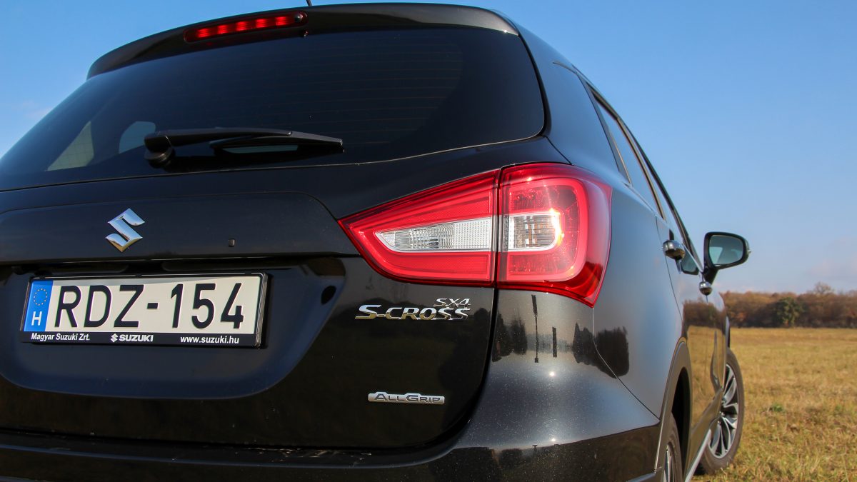 SUZUKI SX4 S-CROSS