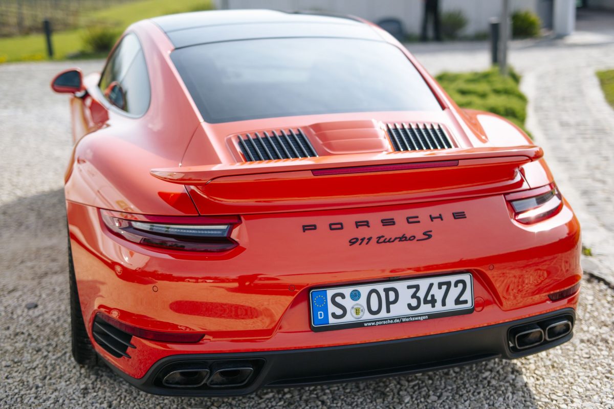PORSCHE