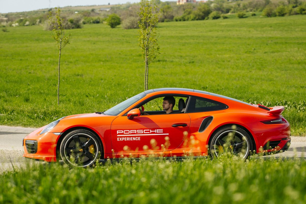 PORSCHE