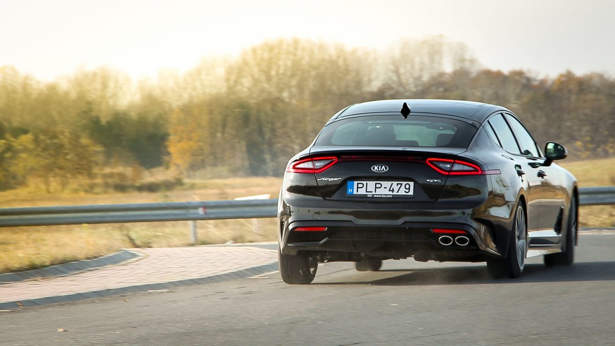 KIA STINGER
