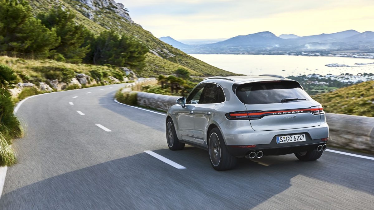 PORSCHE MACAN