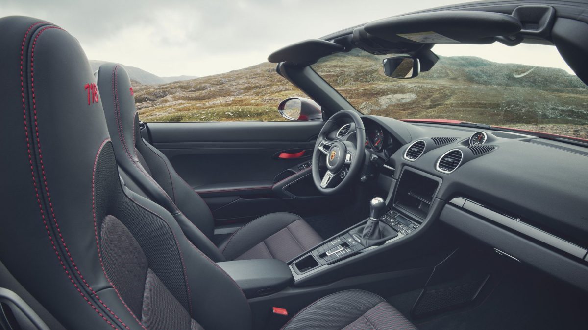PORSCHE