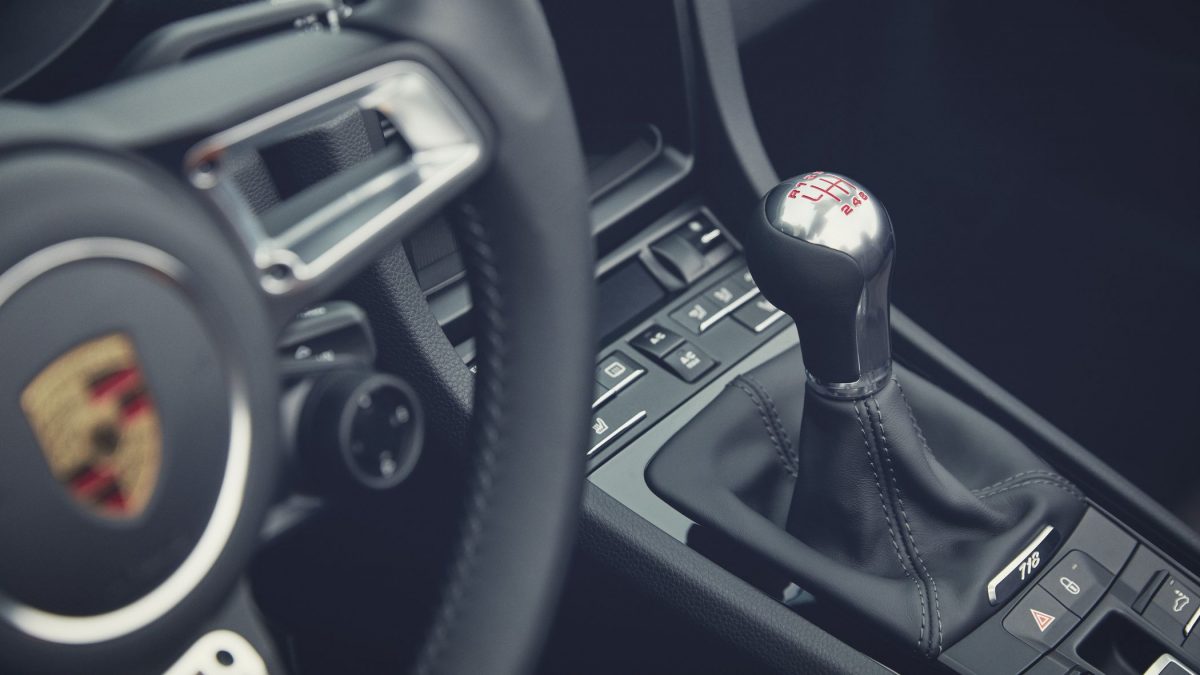 PORSCHE