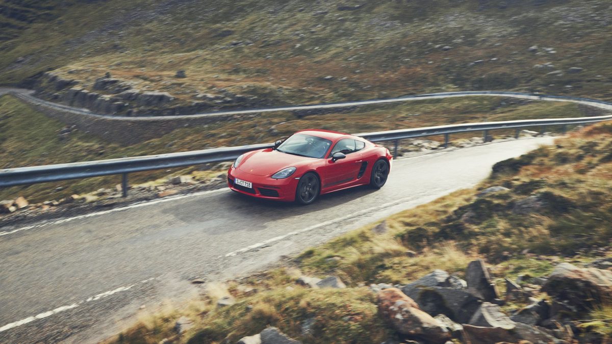 PORSCHE