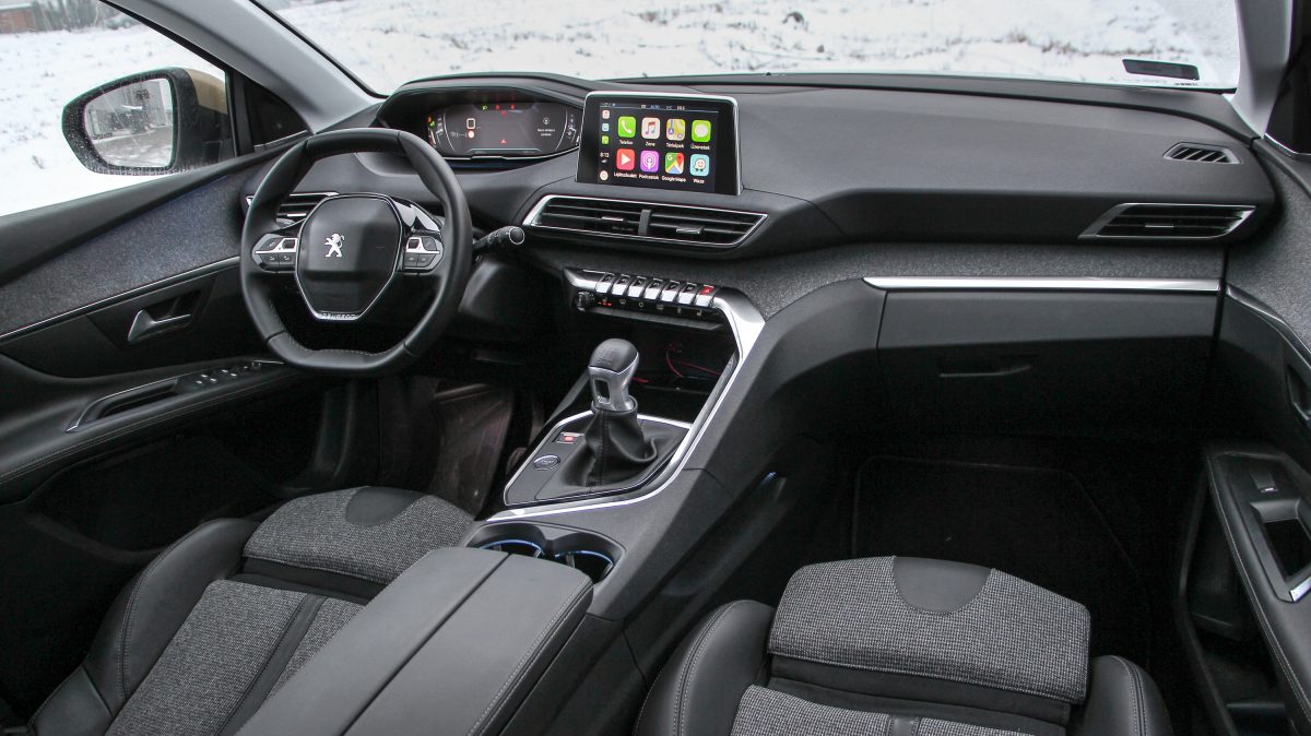 PEUGEOT 3008