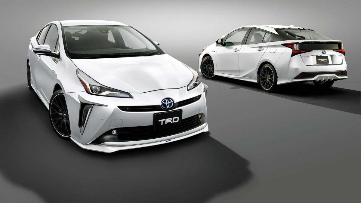 TOYOTA PRIUS