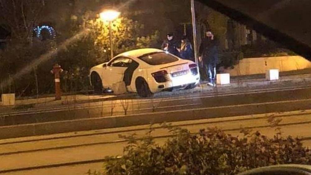 AUDI R8