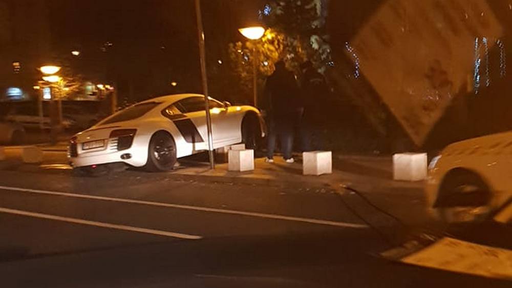 AUDI R8