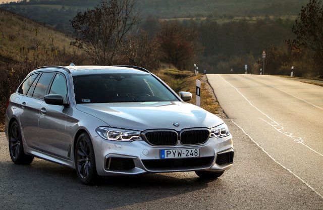 Számháború - BMW M550d xDrive Touring