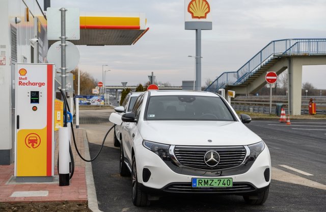 Hazánkban nyílt Közép- és Kelet-Európa első Shell-Ionity töltője