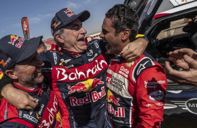 Carlos Sainz harmadik Dakarját nyerte
