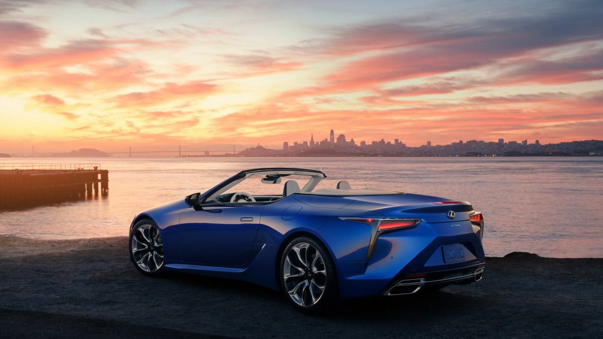 LEXUS