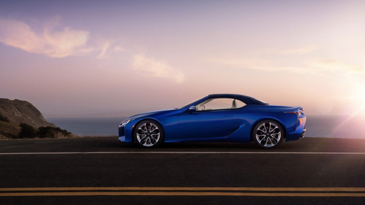LEXUS