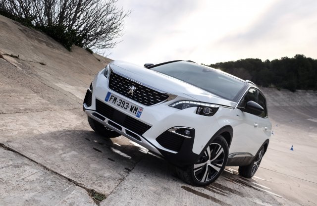 Elkészültek, végre - Kipróbáltuk a plug-in Peugeot-kat