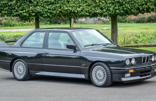 Ritkaságok kerülnek kalapács alá, köztük egy E30-as M3-as