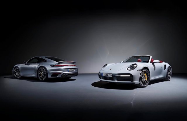 Mark Webber mutatta be az új 911 Turbo S-t