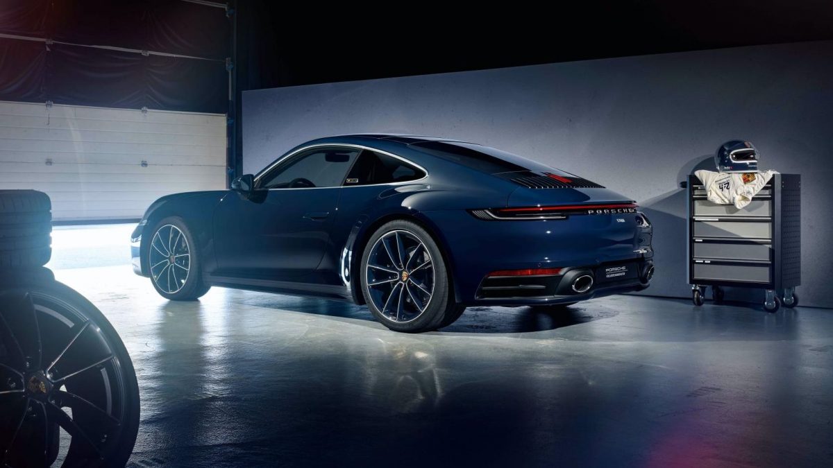 PORSCHE 911