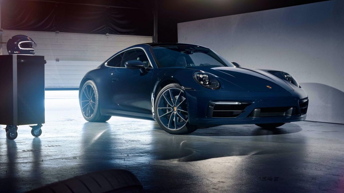 PORSCHE 911
