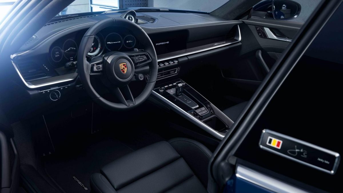 PORSCHE 911