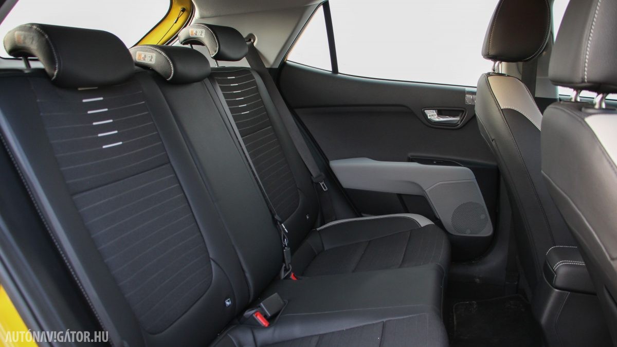 KIA STONIC