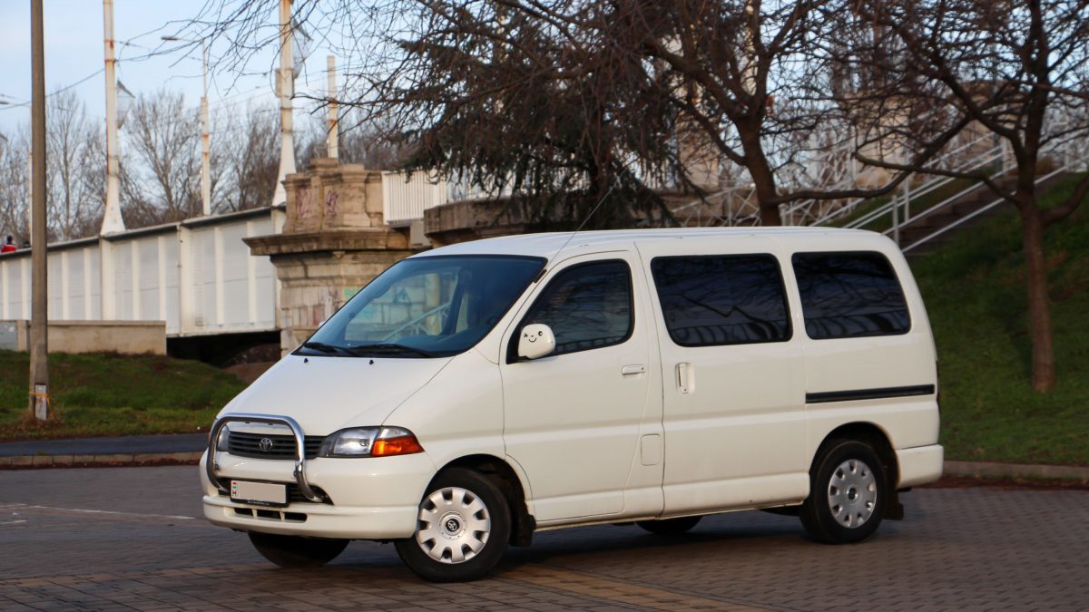 TOYOTA HI-ACE