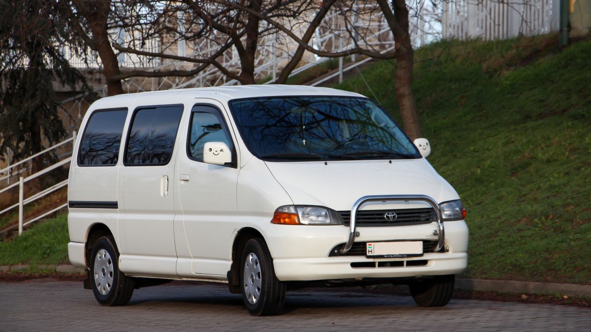TOYOTA HI-ACE